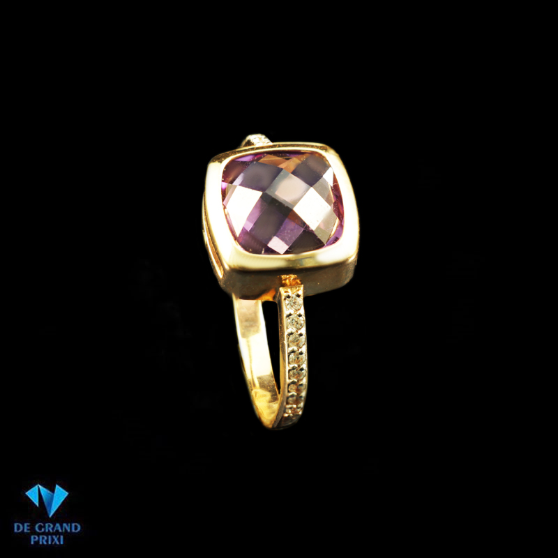 Кольцо золотое с аметистом