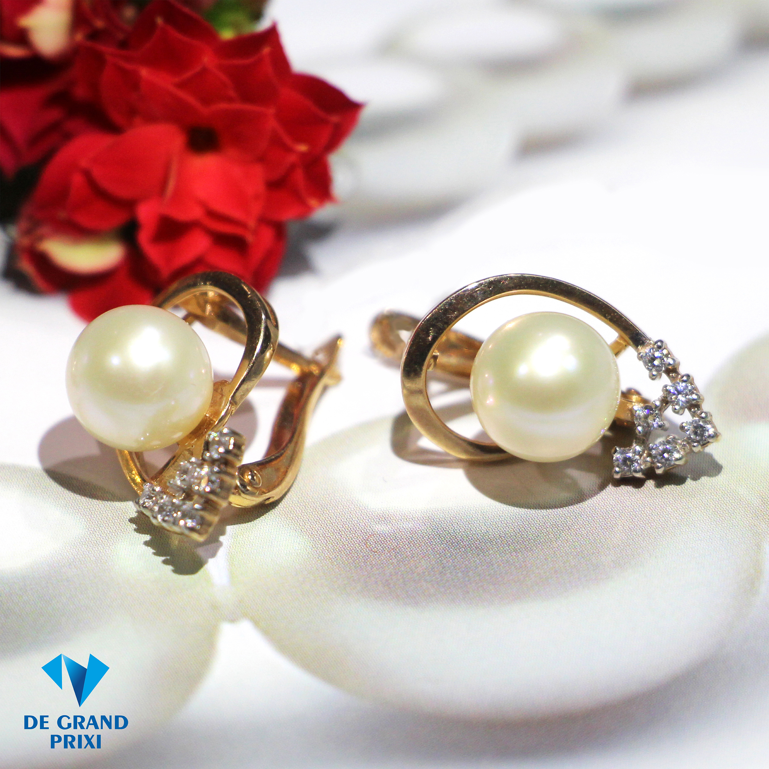 Серьги золотые с жемчугом и фианитами